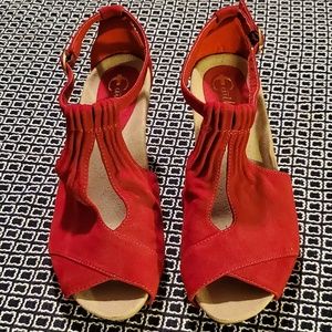 Earthies Chunky Heel Women Size 7 (Never worn)